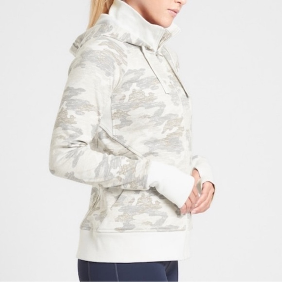 Athleta light gray camo triumph hoodie size large - Picture 9 of 10